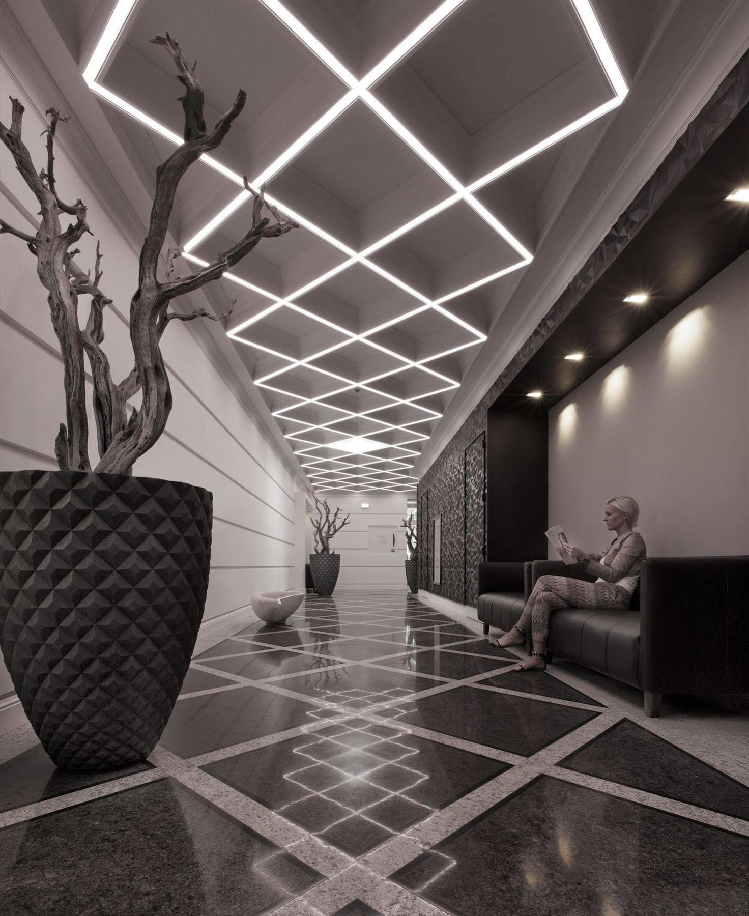 Hotel Dux Roermond Bagian luar foto